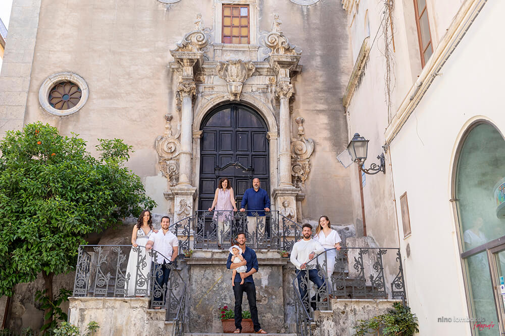Ritratto di famiglia in Sicilia per foto a Cefalù