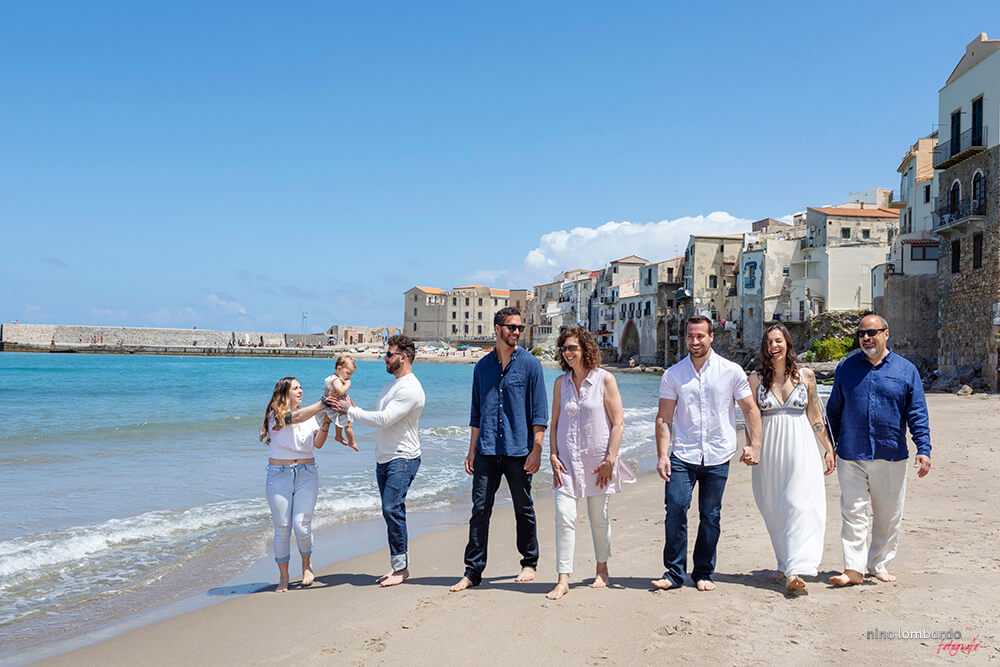 Family photographer service in Italy in Cefalù