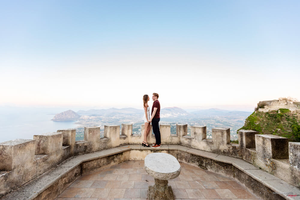 Servizio fotografico fidanzamento ad Erice, Sicilia occidentale