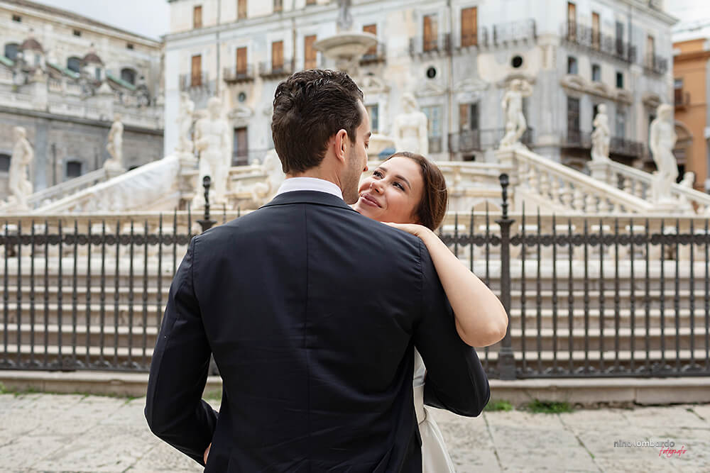 Palermo, sposi in Piazza della Vergogna fotografati da Nino Lombardo