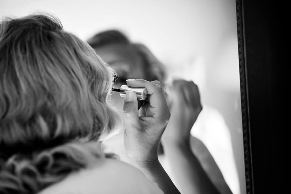 Baglio Oneto getting ready pic in bride's house but also in Hotel of the Sicilian wedding photographer Nino Lombardo
